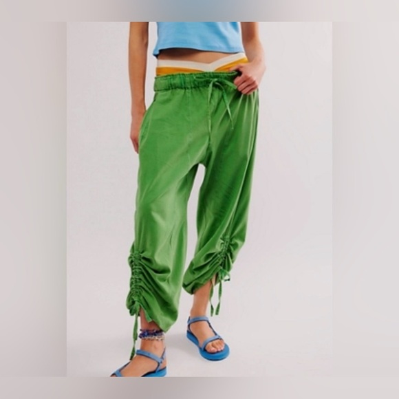 Free People Pants - Free People Hadley Poplin Pants In Tree Leaf Green small oversized loose fit
NWT